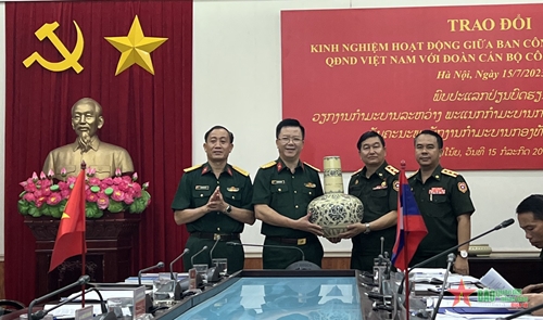 Trao đổi kinh nghiệm hoạt động công đoàn quân đội hai nước Việt Nam - Lào​